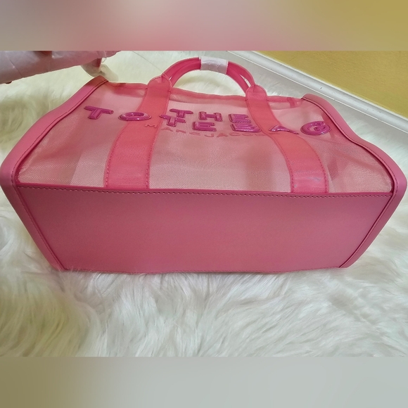 💕🎉HOST PICK🎉💕 Marc Jacobs The Medium Traveler Mesh Tote Bag - Picture 7 of 9